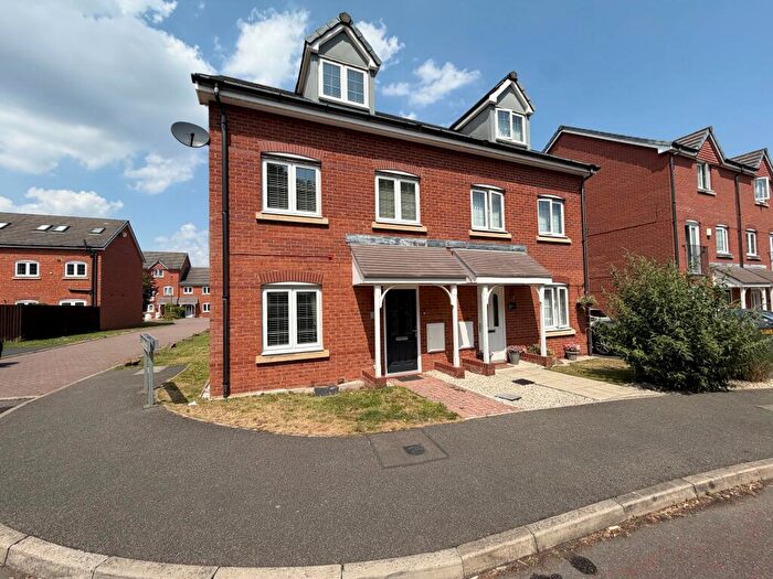 3 Bedroom Semi-Detached House For Sale In Standingwood Road, Ellesmere Port, CH65
