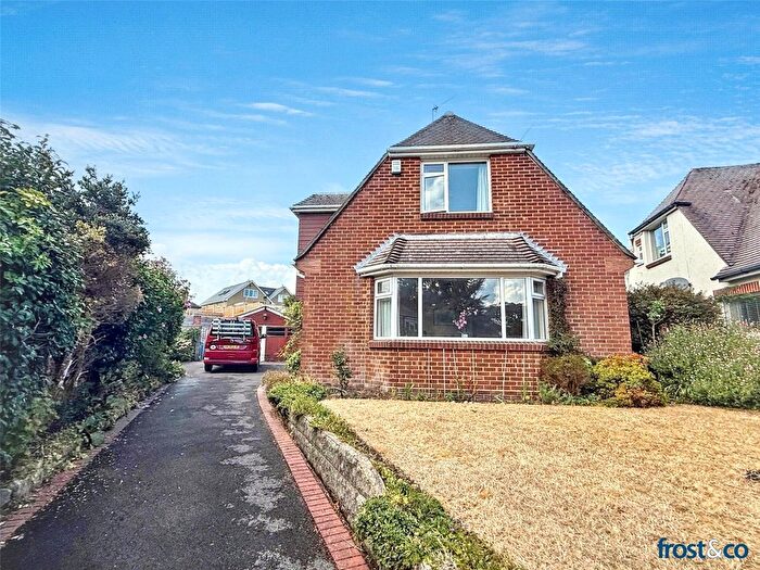 3 Bedroom Detached House For Sale In Alverton Avenue, Poole, Dorset, BH15