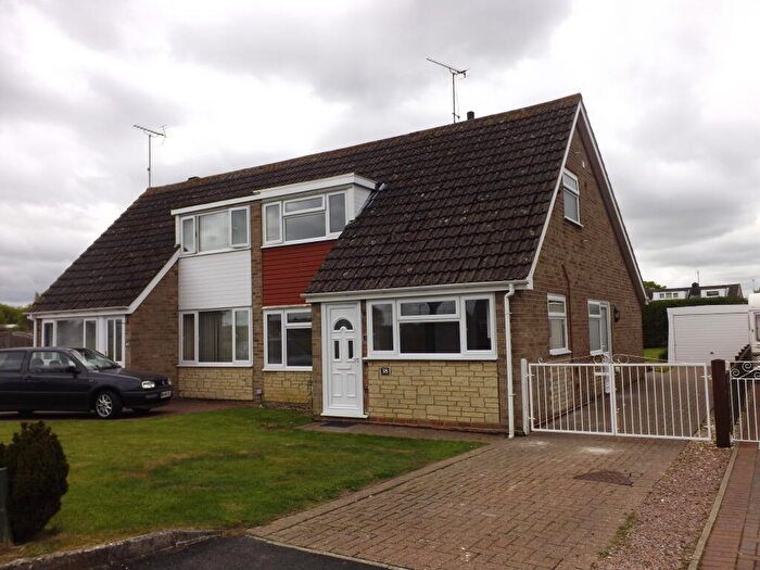 3 Bedroom House To Rent In Covingham, SN3