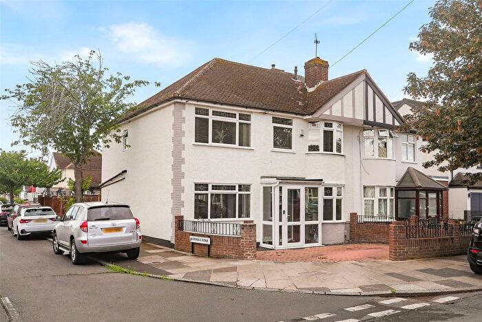 5 Bedroom Semi Detached House For Sale In Lyndhurst Avenue, Twickenham, TW2