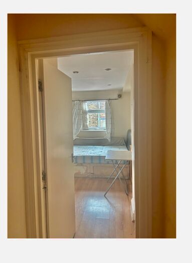 Studio To Rent In Brooke Road, London, N16