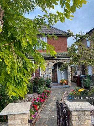 3 Bedroom End Of Terrace House To Rent In Ilchester Road, Dagenham, RM8