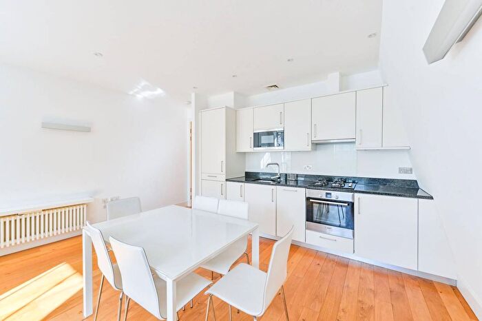 2 Bedroom Flat To Rent In Barter Street, Bloomsbury, London, WC1A