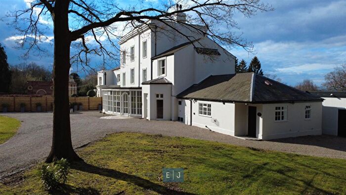 6 Bedroom Semi-Detached House To Rent In Manor Road, High Beech, IG10