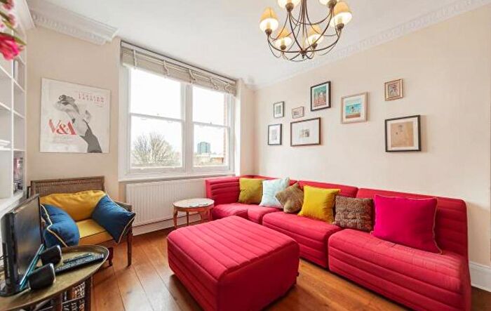 3 Bedroom Apartment To Rent In Palgrave Gardens, Marylebone, London, NW1