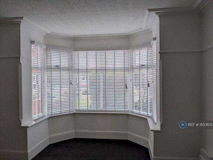 3 Bedroom Flat To Rent In Everard Road, Rhos On Sea, Colwyn Bay, LL28