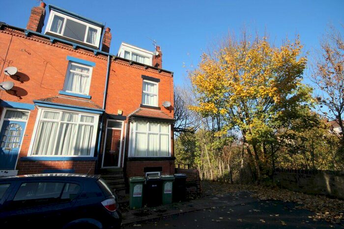 6 Bedroom Terraced House To Rent In Graham Grove, Burley, Leeds, LS4