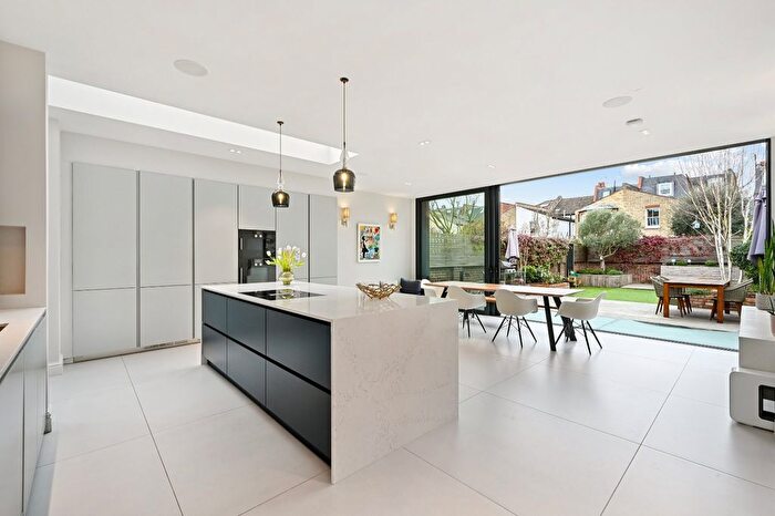 6 Bedroom Semi-Detached House To Rent In Ellerby Street, Fulham, London, SW6