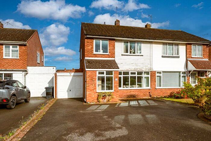 3 Bedroom Semi-Detached House For Sale In Kendall Rise, Kingswinford, DY6