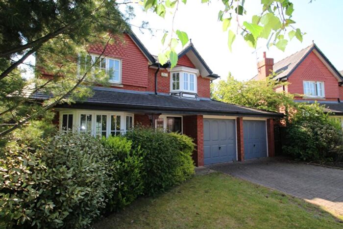 4 Bedroom Detached House To Rent In Queensbury Close, Wilmslow, Cheshire, SK9
