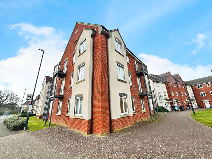 2 Bedroom Flat For Sale In Piernik Close, Swindon, SN25