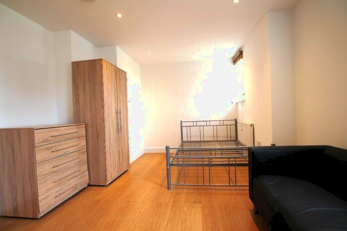 Studio To Rent In Quayside House, Abbey Road, Barking, London, IG11