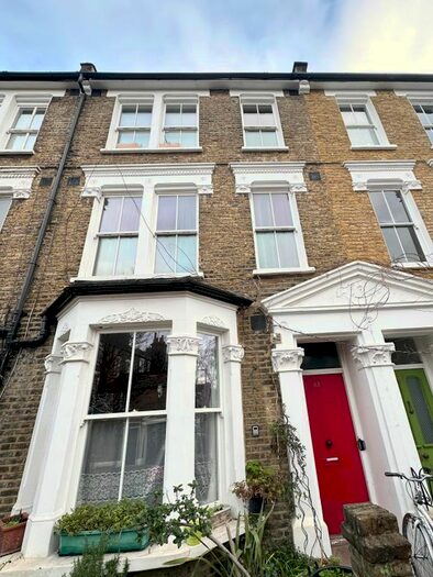 1 Bedroom Flat To Rent In Tradescant Rd, London, SW8