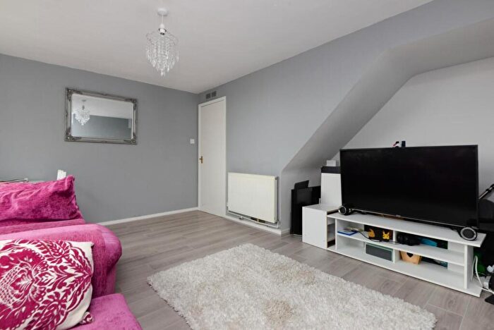 2 Bedroom Apartment To Rent In Kilburn House. Wheeler Street, Maidstone, ME14
