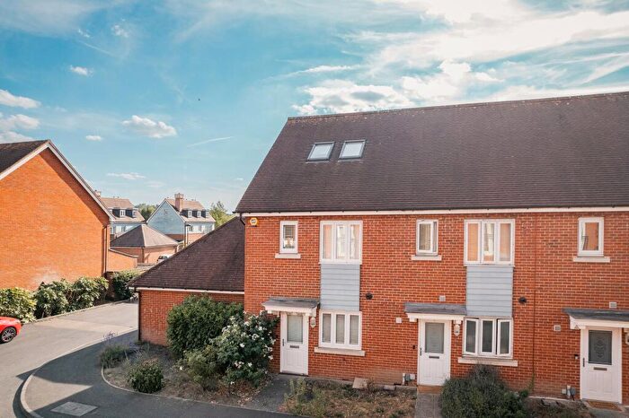 3 Bedroom End Of Terrace House For Sale In The Moors, Redhill, RH1