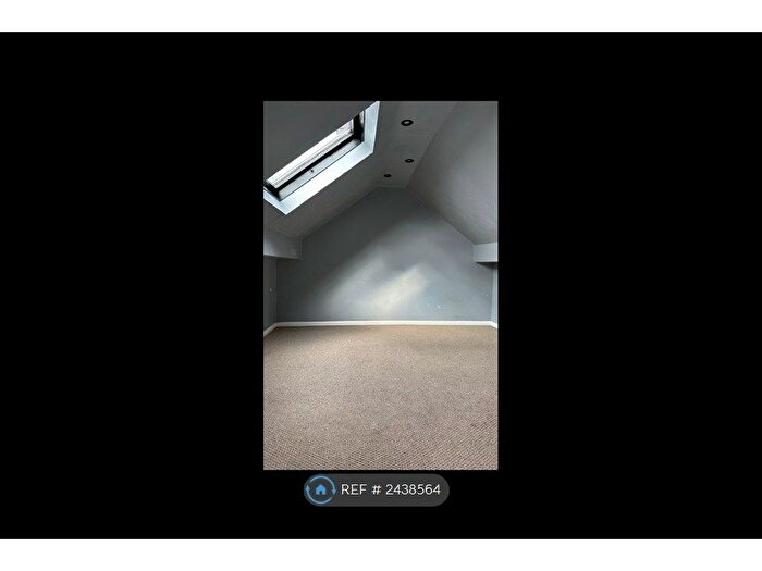 4 Bedroom Terraced House To Rent In Grasmere Avenue, Hounslow, TW3