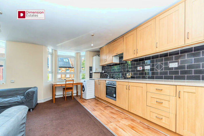 4 Bedroom Maisonette To Rent In Rushmore Road, Lower Clapton, Hackney, E5