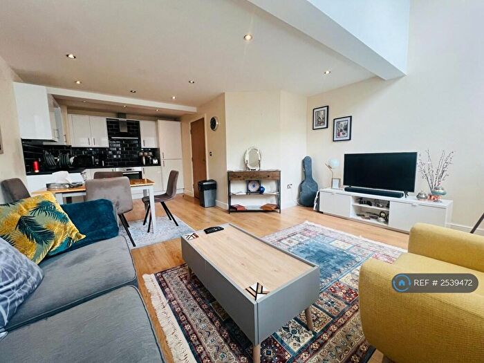 2 Bedroom Flat To Rent In Richardshaw Lane, Pudsey, LS28