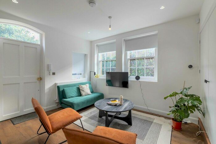 1 Bedroom Flat To Rent In Macroom Road, Maida Vale, W9