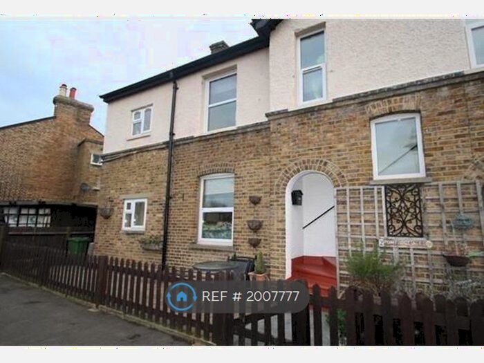 2 Bedroom Maisonette To Rent In Point Cottages, London, W13