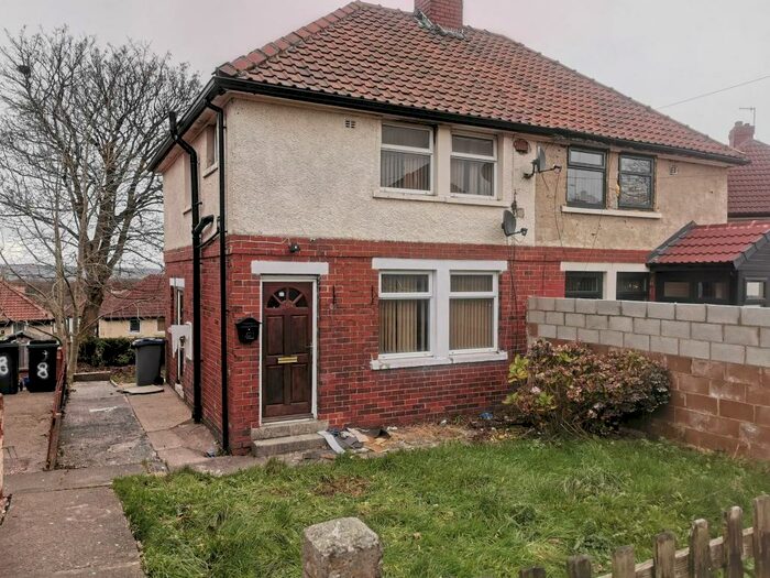 3 Bedroom Semi-Detached House To Rent In Ruskin Avenue, Bradford, BD9