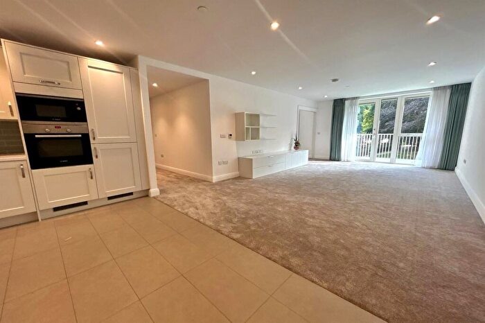 3 Bedroom Retirement Property For Sale In Alderley Road, Chapelwood, SK9