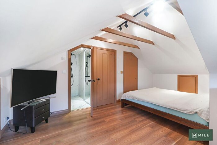 3 Bedroom Terraced House To Rent In Kingfisher Way, London, NW10