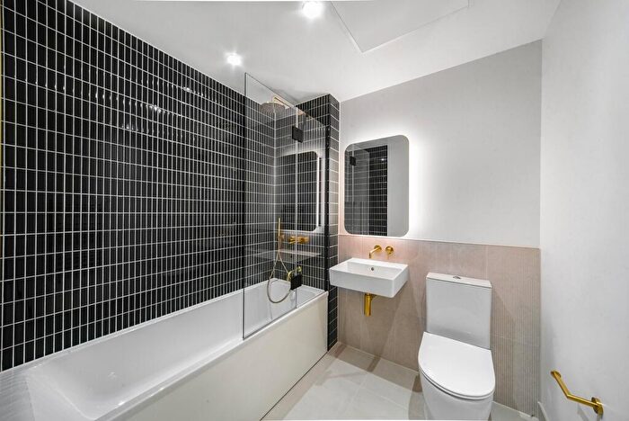 2 Bedroom Apartment To Rent In Deanston Building, Royal Wharf Walk, E16