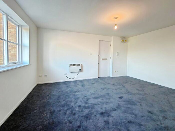 Studio To Rent In Conway Gardens, Grays, RM17