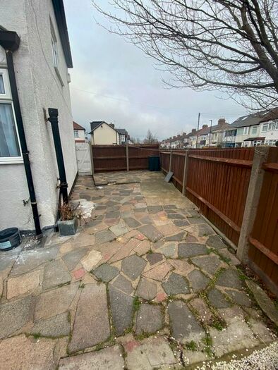 3 Bedroom Terraced House To Rent In Pembroke Road, London N13