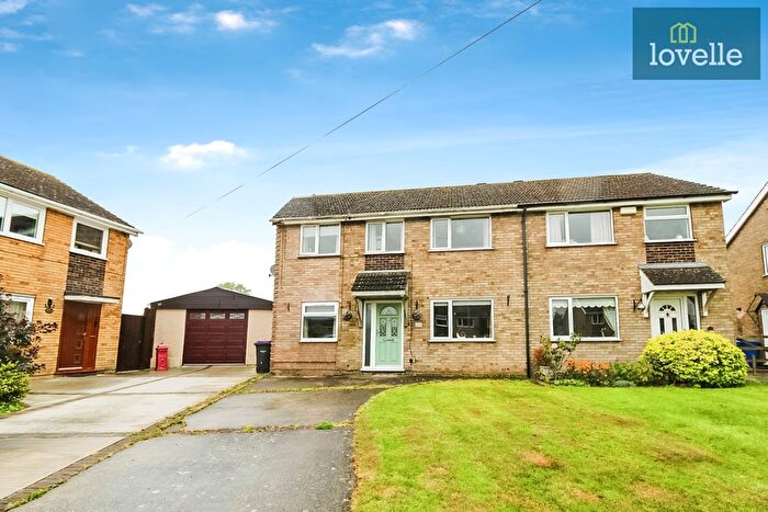 4 Bedroom Semi-Detached House For Sale In Maple Avenue, Keelby, DN41