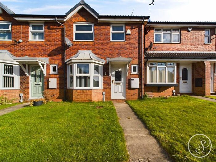 3 Bedroom Town House To Rent In Silkstone Court, Leeds, LS15