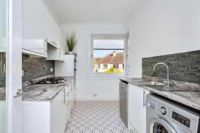 3 Bedroom Flat For Sale In Lampacre Road, Corstorphine, Edinburgh, EH12
