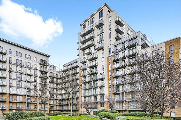 2 Bedroom Flat To Rent In Kara Court, London, E3