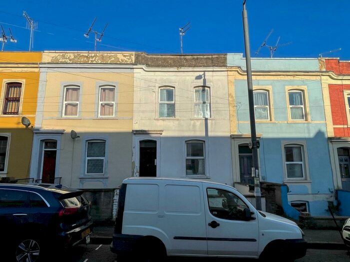 2 Bedroom Flat To Rent In Campbell Street, St Pauls, Bristol, BS2