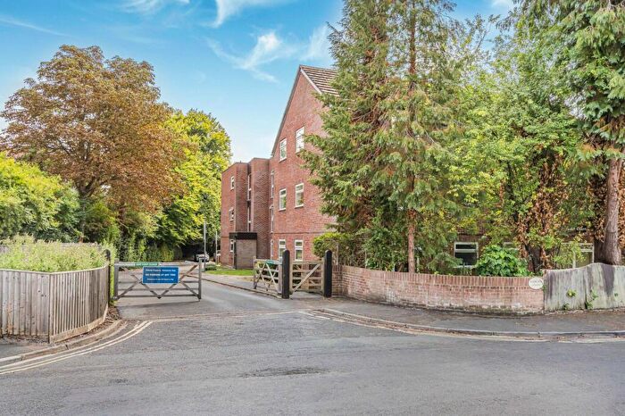 2 Bedroom Apartment To Rent In Beech Road, Headington, OX3