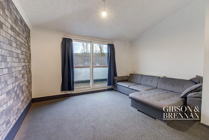 1 Bedroom Maisonette For Sale In Kiln Shaw, Basildon, SS16