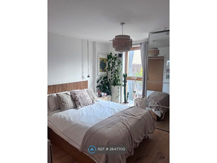 1 Bedroom Flat To Rent In Bocking Street, London, E8