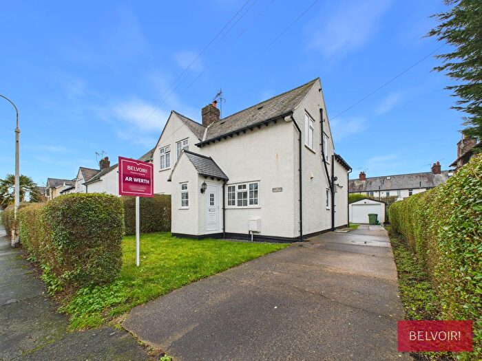 3 Bedroom Semi-detached House For Sale In Ffordd Estyn, Wrexham, LL11