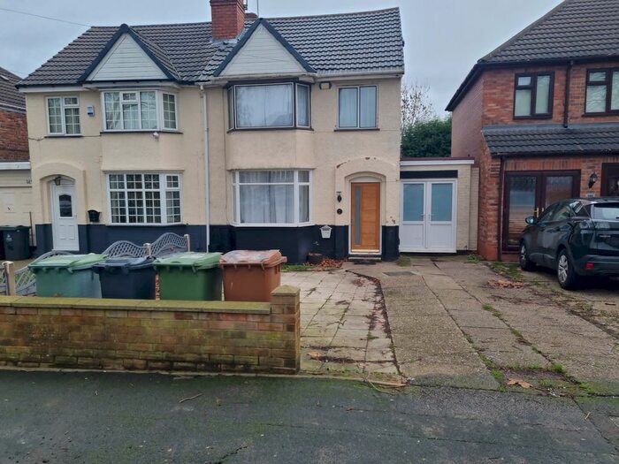3 Bedroom Semi-Detached House To Rent In Walstead Road, Walsall, West Midlands WS5