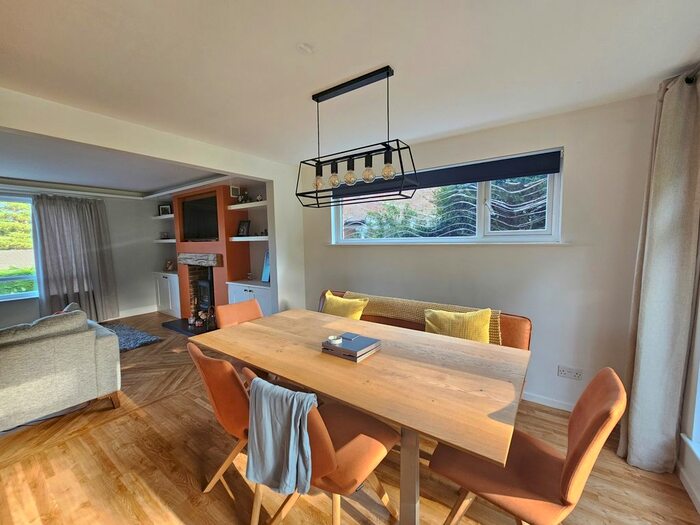 4 Bedroom Detached House To Rent In Woodview Close, Southampton, SO16