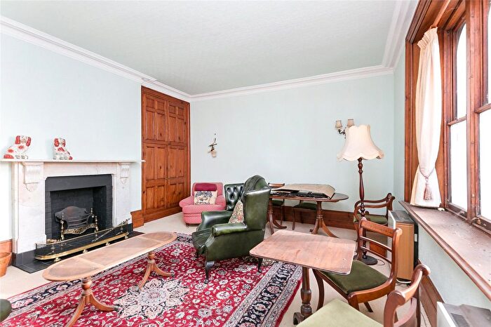 3 Bedroom Flat For Sale In The Grove, Pluckley, Ashford, Kent, TN27