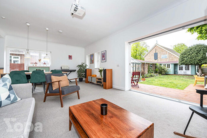 4 Bedroom Detached Bungalow For Sale In Woolwich Road, Belvedere, DA17
