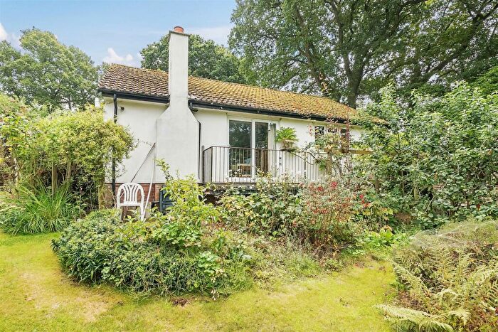 2 Bedroom Detached Bungalow For Sale In Heath Common, Axminster, EX13