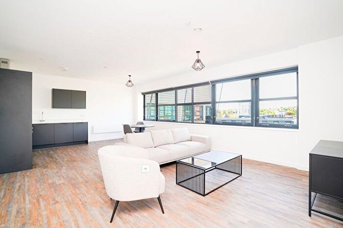 2 Bedroom Flat To Rent In Young Street, City Centre, S1