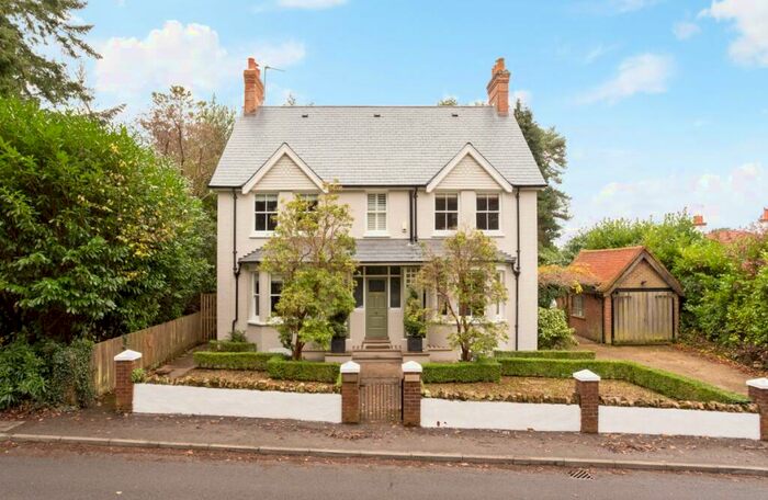 4 Bedroom House To Rent In Tilford Road Hindhead, GU26