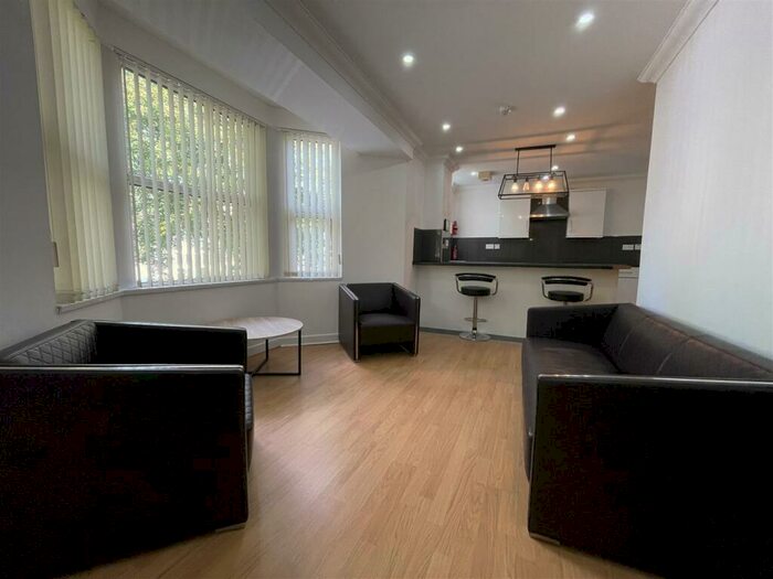 2 Bedroom Flat To Rent In Richmond Road, Cardiff, CF24