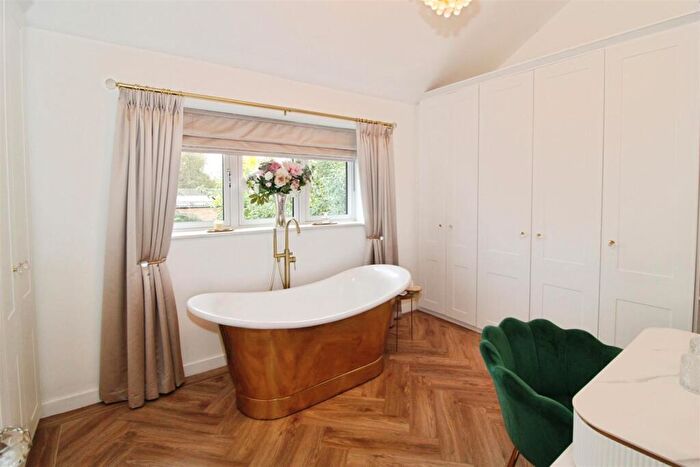 4 Bedroom Detached House For Sale In Cox Crescent, Dunchurch, Rugby, CV22