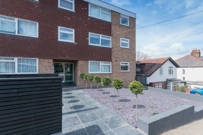 2 Bedroom Flat To Rent In Canonbie Road Forest Hill, SE23