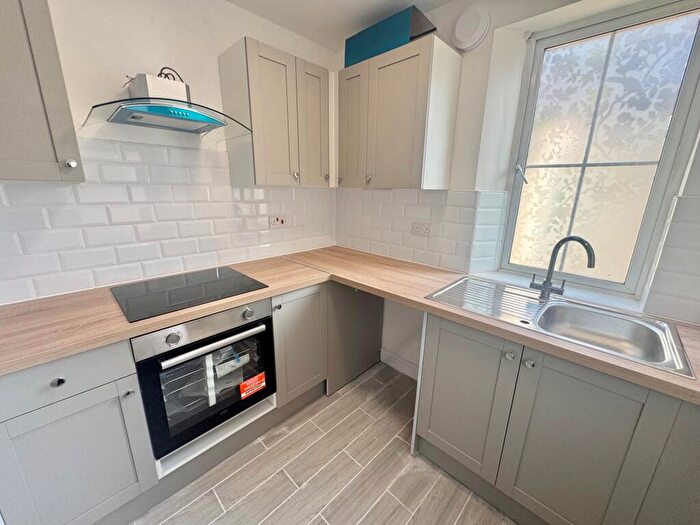2 Bedroom House To Rent In Glencairn Road, L13